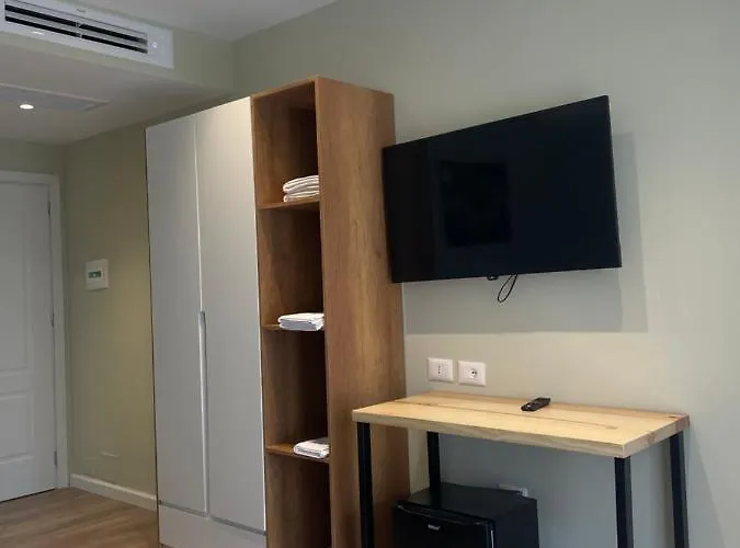 Adria Hotel Golem (Tirana)